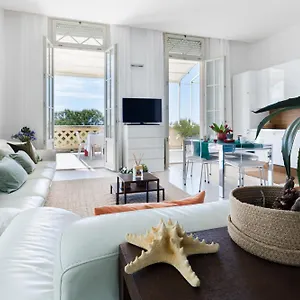 Amazing Sea View Flat , Tirrenia Italien