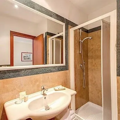 Romoli Hotel 3*, Rom