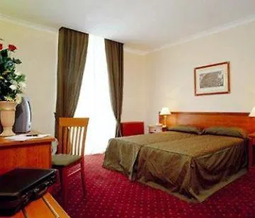 Romoli Hotel 3*, Řím