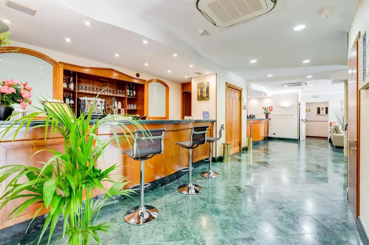 ***  Romoli Hotel Itália