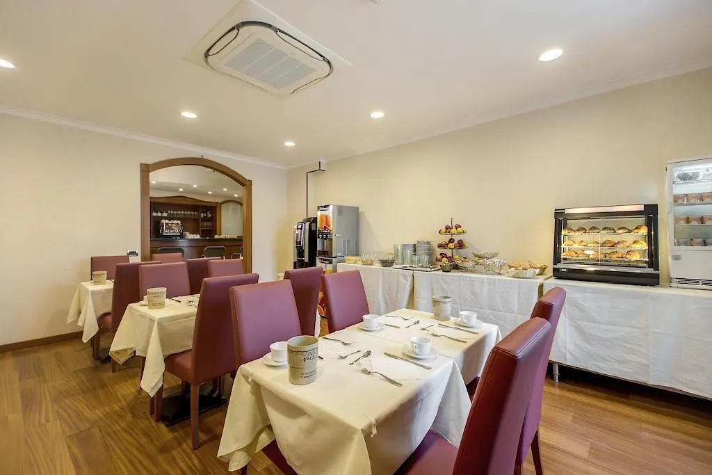 ***  Romoli Hotel Itália